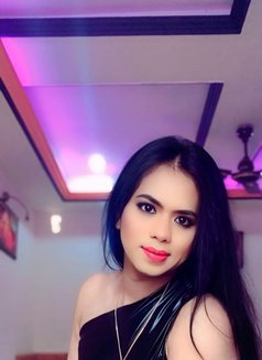 Classy Simmy - Transsexual escort in Rajkot Photo 9 of 15