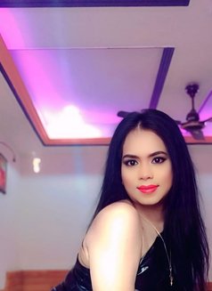 Classy Simmy - Transsexual escort in Rajkot Photo 10 of 15