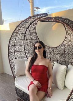 Claudia - Transsexual escort in Manila Photo 5 of 6