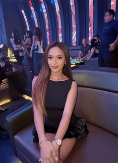 Claudia - escort in Bali Photo 3 of 3