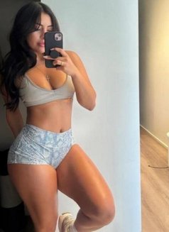 Claudia - puta in Osaka Photo 8 of 8