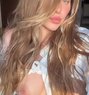 Claudia - escort in Beirut Photo 1 of 6