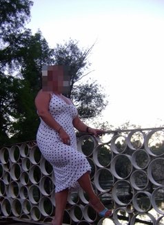 Claudia49 - escort in Bucharest Photo 1 of 4