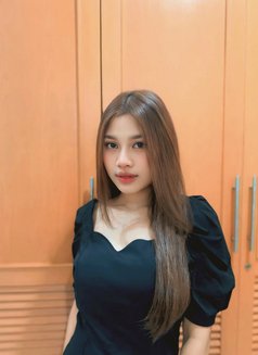 Claudya - escort in Singapore Photo 2 of 11