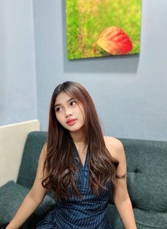 Claudya - escort in Singapore Photo 6 of 11