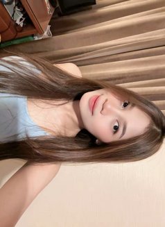 Claudya - escort in Singapore Photo 9 of 11