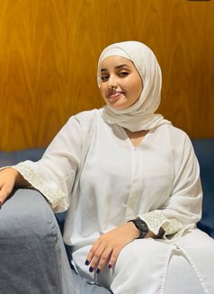 Clayprety - puta in Muscat Photo 1 of 3