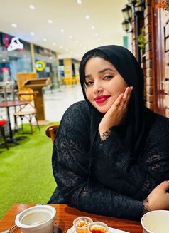 Clayprety - puta in Muscat Photo 3 of 3