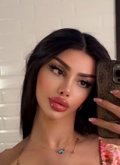Cleopatra شيميل عربية - Transsexual escort in Düsseldorf Photo 9 of 11