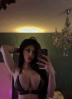 Cleopatra شيميل عربية - Transsexual escort in Düsseldorf Photo 10 of 11