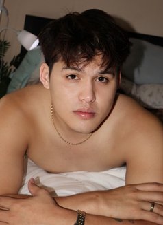 Click Me - Male escort in Manila Photo 1 of 10