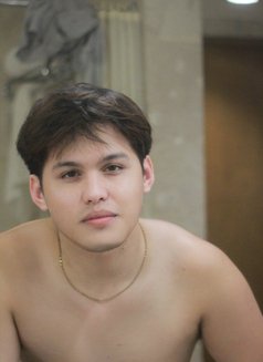 Click Me - Male escort in Manila Photo 7 of 10
