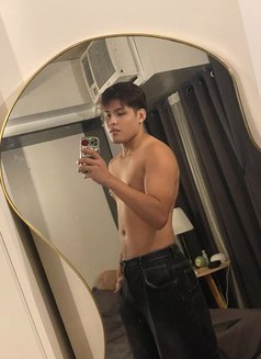 Click Me - Male escort in Manila Photo 9 of 10