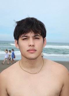 Click Me - Acompañantes masculino in Manila Photo 9 of 11