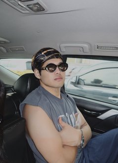 Click Me - Acompañantes masculino in Manila Photo 10 of 11