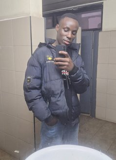 Clifford - Acompañantes masculino in Nairobi Photo 3 of 5