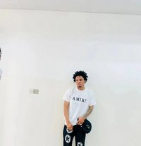Clinton - Male adult performer in Muscat