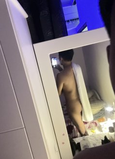Clintpuppy21 - Male escort in Doha Photo 3 of 3
