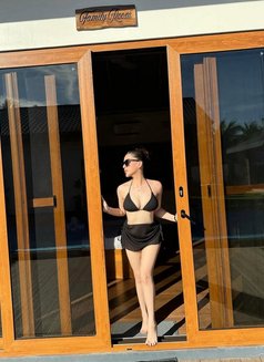 Cloe - escort in Mumbai Photo 6 of 6