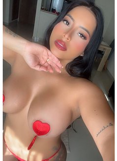 Cloee - escort in Abu Dhabi Photo 1 of 6