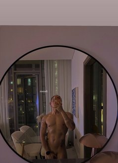 Clubbin - Acompañantes masculino in Dubai Photo 2 of 10