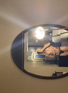 Clubbin - Acompañantes masculino in Dubai Photo 7 of 10