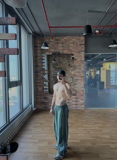 Clubbin - Acompañantes masculino in Dubai Photo 9 of 10