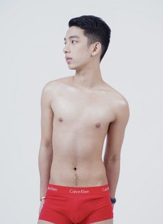 Clyde 19 - Acompañantes masculino in Hong Kong Photo 6 of 8