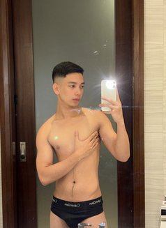Clyde 19 - Acompañantes masculino in Hong Kong Photo 3 of 6