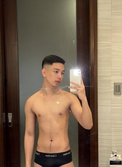 Clyde 19 - Acompañantes masculino in Hong Kong Photo 4 of 6