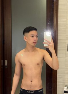 Clyde 19 - Acompañantes masculino in Hong Kong Photo 6 of 6