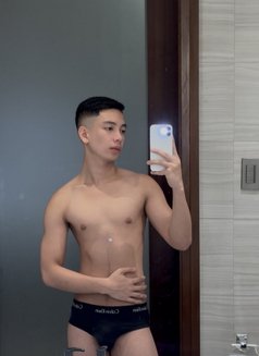 Clyde 19 - Male escort in Hong Kong Photo 2 of 8