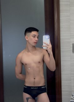 Clyde 19 - Male escort in Hong Kong Photo 3 of 8