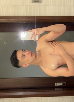 Clyde 19 - Male escort in Hong Kong Photo 5 of 8