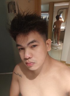 Clyde F. H - Male escort in Manila Photo 6 of 10