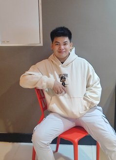 Clyde F. H - Male escort in Manila Photo 7 of 10