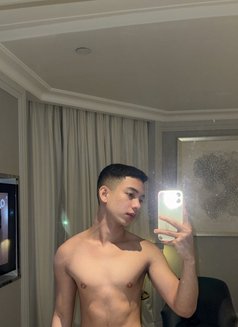 Clyde - Acompañantes masculino in Hong Kong Photo 7 of 7