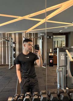 Clyde - Acompañantes masculino in Hong Kong Photo 10 of 10