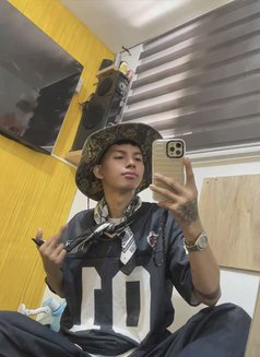 Clyde Jeo - Male escort in Manila Photo 1 of 12