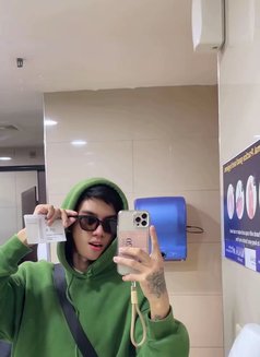 Clyde Jeo - Male escort in Manila Photo 3 of 12