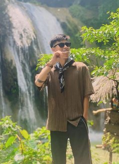 Clyde Jeo - Male escort in Manila Photo 5 of 12