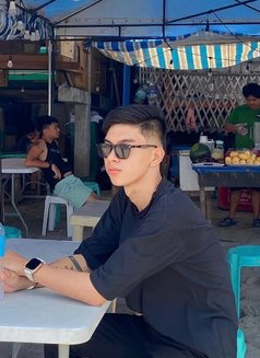 Clyde Jeo - Male escort in Manila Photo 8 of 12