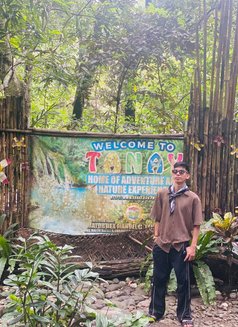 Clyde Jeo - Male escort in Manila Photo 9 of 12