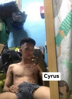 Clyde Neon - Male escort in Makati City Photo 5 of 8