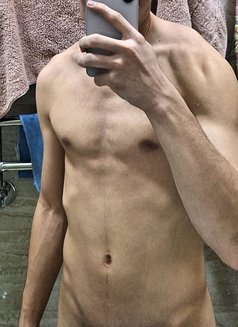 Cnlngs - Acompañantes masculino in Tashkent Photo 1 of 1