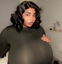 Co Co - puta in Dubai Photo 23 of 23