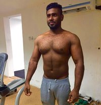 Coach Nazzi - Male escort in Dubai