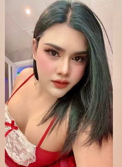 Coco both good - Transsexual escort in Abu Dhabi Photo 9 of 9
