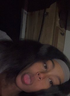 Coco - escort in Kuwait Photo 1 of 3