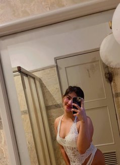 Coco - escort in Dubai Photo 2 of 7